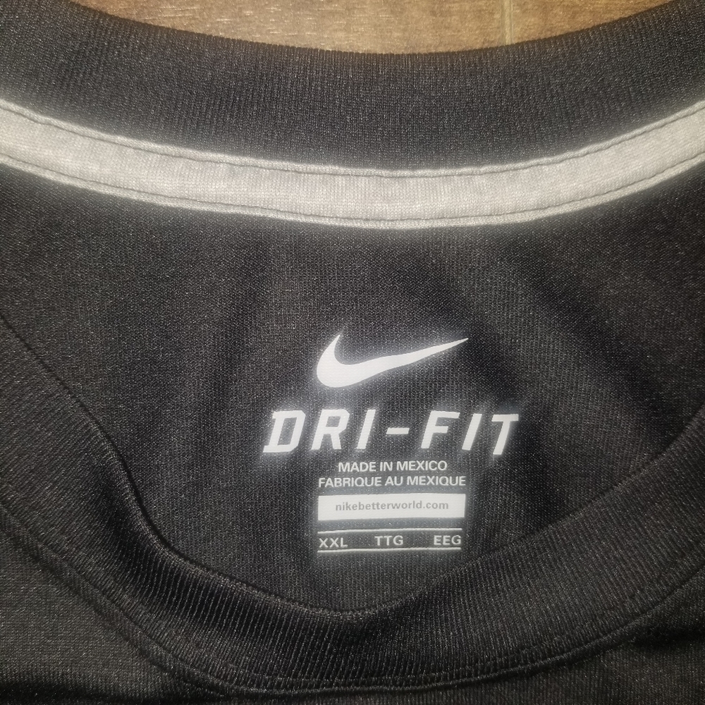Nike Dri-Fit - Picture 3 of 3